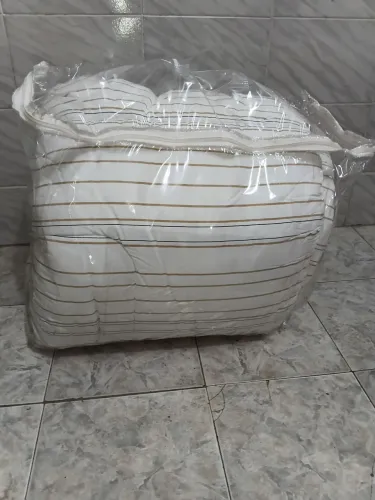 ?Edredom Casal Listrado Dupla Face Pouco Uso Semi-novo