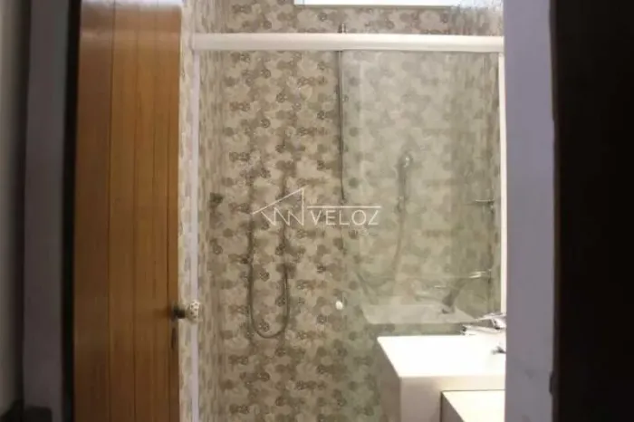 Apartamento - / Residencial / Glória