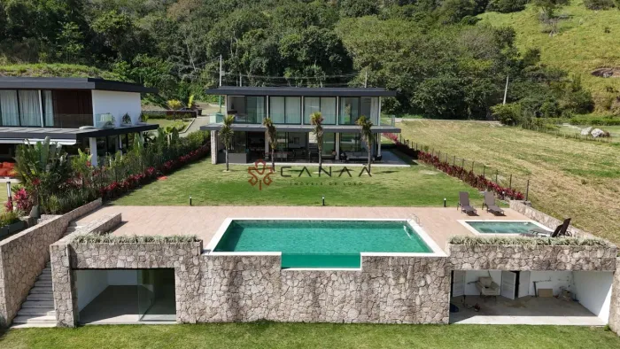 Espetacular Casa de Canal no Condomínio Portobello  Angra dos Reis/RJ