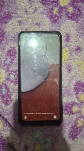 VENDE SE CELULA SEMI NOVO 128GB Samsung funcionando normalmente acompanha capinha