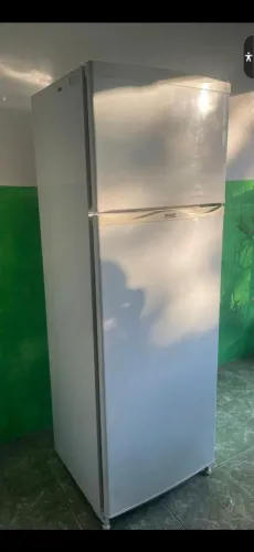 Geladeira pequena dúplex