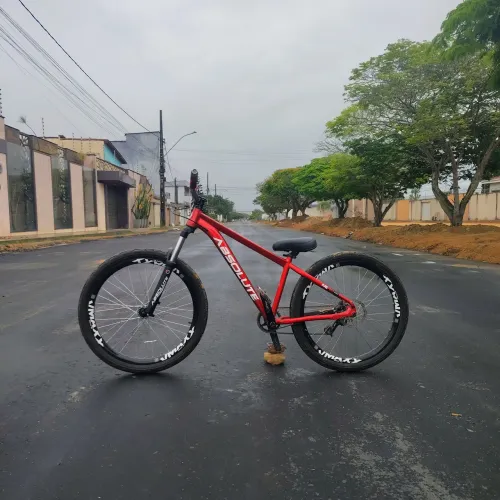 Absolute Nero boost vermelha