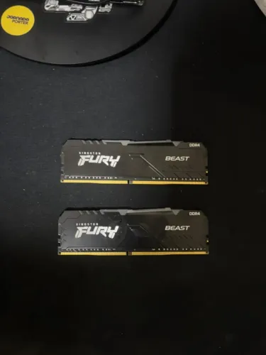 Memória RAM 16gb RGB Fury - 2 slots de 8gb