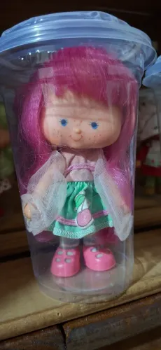 Boneca moranguinho anos 80