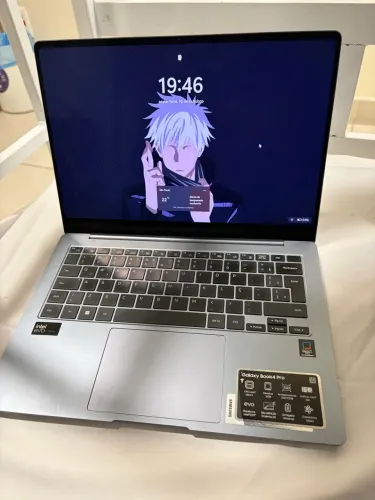 Galaxy Book4 Pro, CPU Core Ultra 5, 16 GB RAM, SSD 512 GB - Usado em perfeito estado.