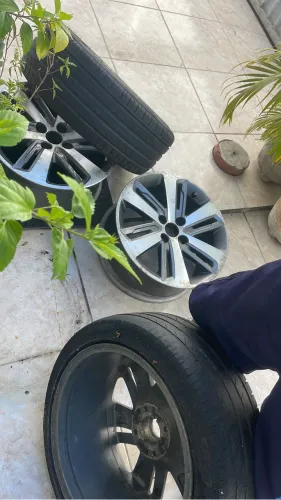 Rodas 17 4x108 troca em 4x100 tem que ser 17 também