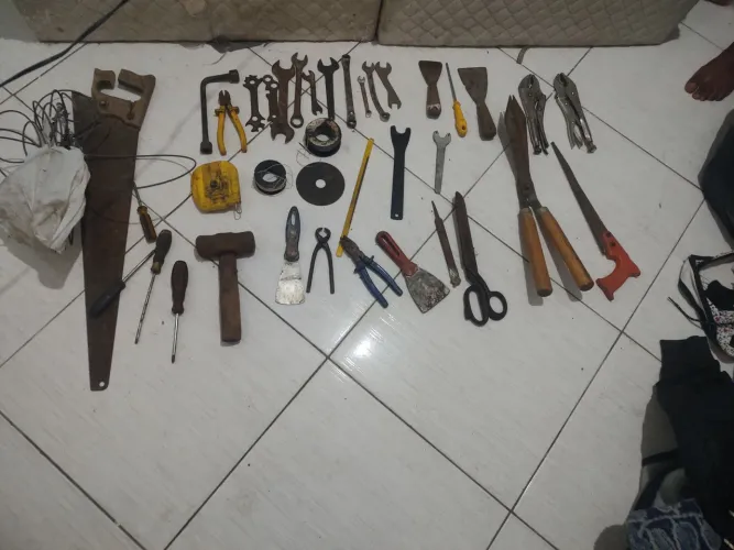 Vende-se ferramentas ussadas