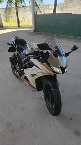 Yamaha R15
