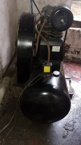 Compressor Schulz Csl 20br/200 Bravo 20 Pés 200 Litros 175 220V Trifásico