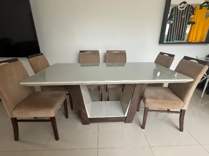 Jogo de jantar- Mesa com 6 cadeiras