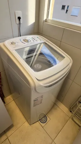 Lavadora de roupas 8kg ótimo estado
