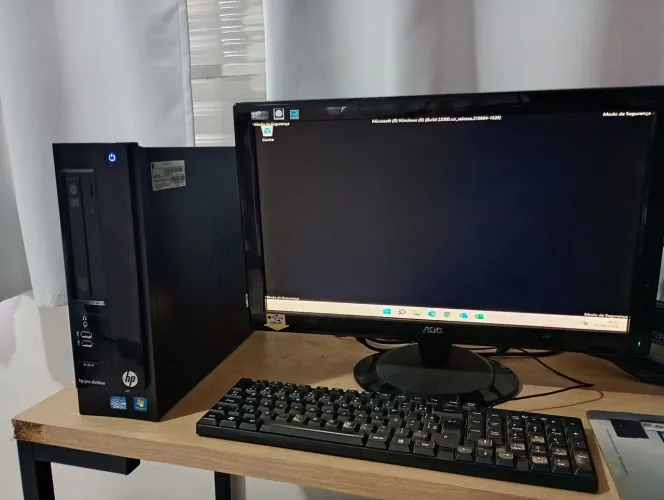 Computador com monitor 20 polegada perfeito pronto para uso