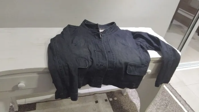 Jaqueta jeans preta tamanho G