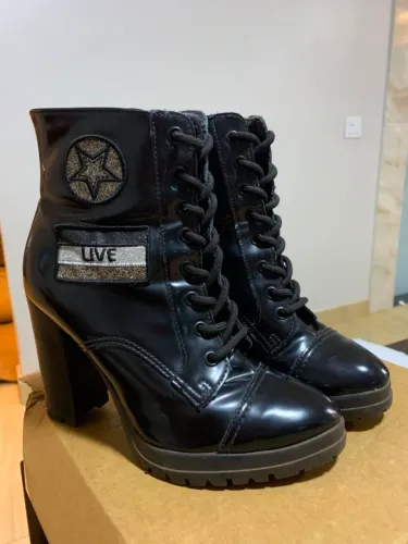 Bota preta cano curto n?35