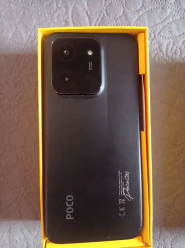 Vende-se celular poco C85,256 e 8 ROM sem marcas de uso ,celular apresenta travamento