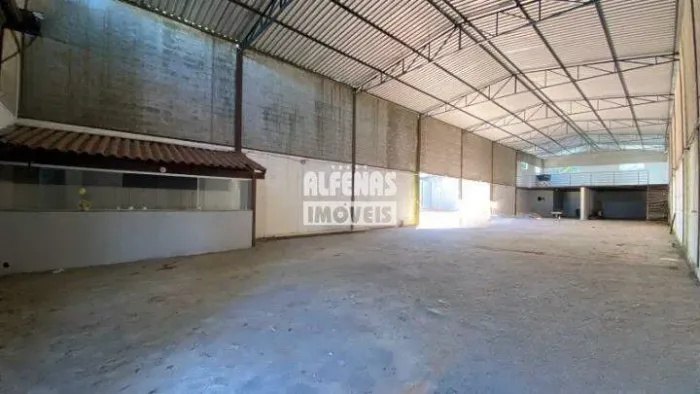 Galpão Comercial/Industrial 1.300 m²