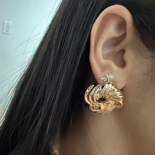 Brinco com espiral torcido da Renner