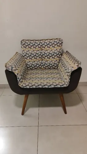 Poltrona Opala Pés Palito para Sala