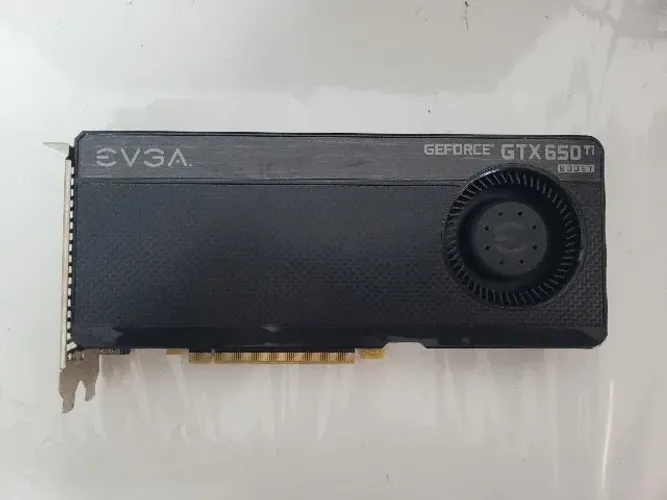 Placa de video GTX 650 Ti Boost de 2GB