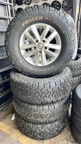 Rodas Amarok Aro 16 com pneus all terrain seminovos 