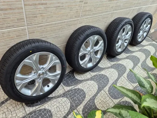 Rodas Aro 16 Onix Turbo LTZ Origina Pneus Novos l GM Sem Detalhes