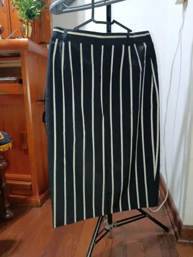 Saia alemã Lápis em Lã Virgem & Trevira - Luxo Vintage