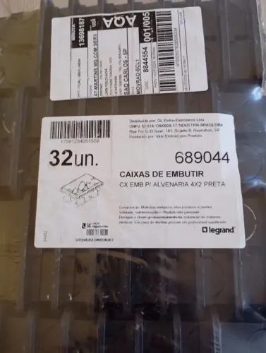 32 Caixas Tomada Luz Embutir 4x2 Preta Legrand - Novas/Lacradas