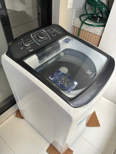 Máquina de lavar Electrolux 16kg