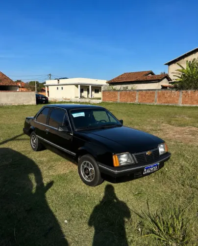 Chevrolet Monza GL 1.8 Efi/ SL/ L/ 650/barc. 2e4p (álcool) 1985