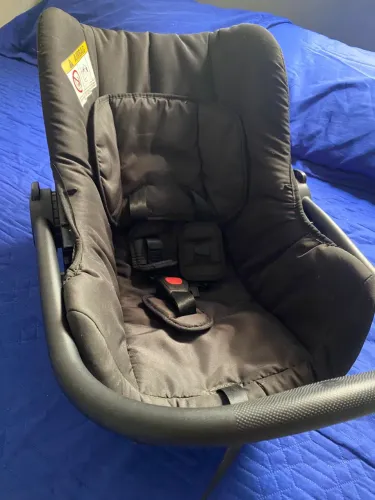 Vende-se bebê conforto