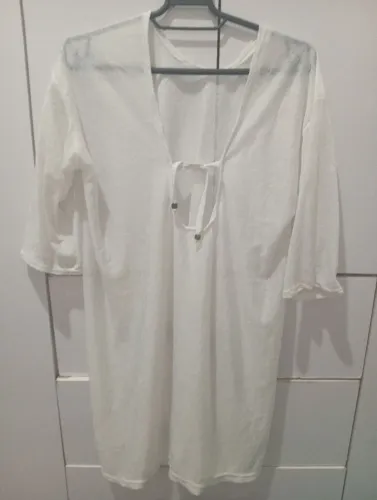 Saída De Praia / Vestido Curto Branco Com Amarração No Decote