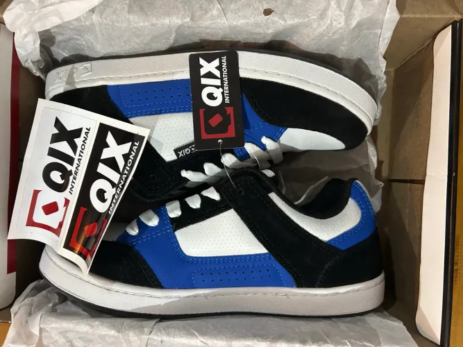 tênis qix am skate confort preto e azul. nunca usado