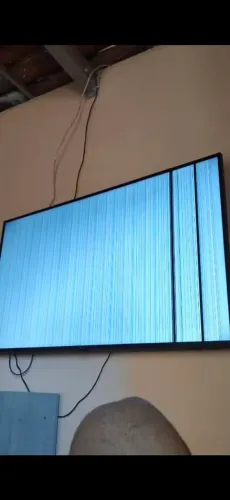 Estou vendendo uma tv LG de 50 polegadas para retirada de peças por 450.