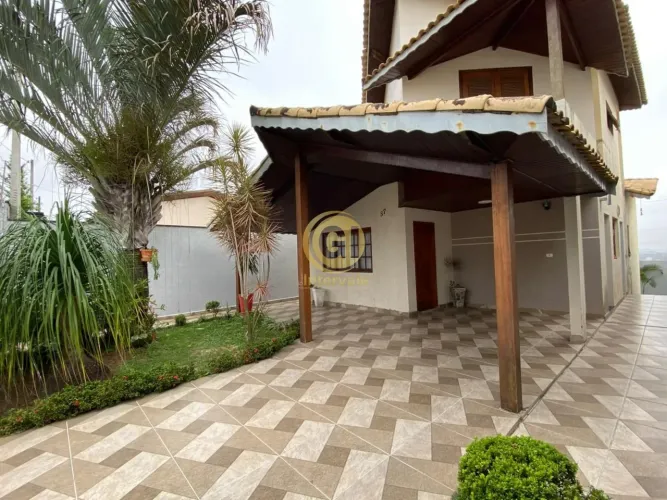 Casa para locação de alto padrão no Jardim Terras de Santa Helena em Jacareí-SP: 3 quartos