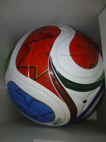 Vendo essa bola,porque eu não gostei muito dela e não tenho muito tempo mais para jogar