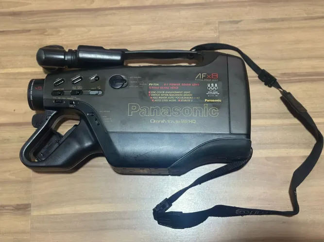 Filmadora Antiga Panasonic Omnimovie VHS PV-704 + Maleta e Acessórios Raros (Aceito Troca)