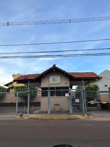 Lindo Sobrado 01 suíte, 02 quartos no Condomínio Village das Pedras