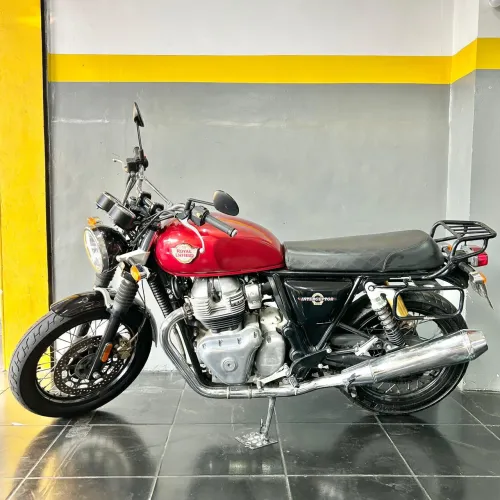 Interceptor 650 Vermelha