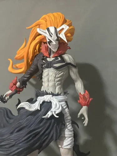 Action Figure Hollow Ichigo -Bleach (em resina)