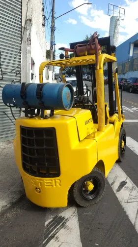Empilhadeira Hyster 2.500kg
