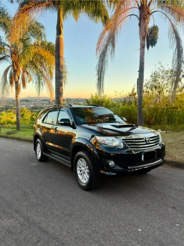 Toyota Hilux SW4 SRV D4-d 4X4 3.0 TDI Dies. AUT 2015
