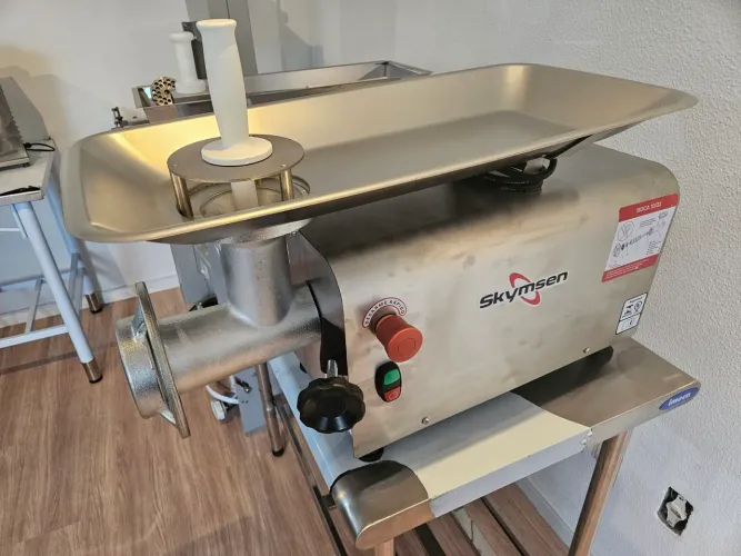 fatiador de carnes inox boca 22 - novo