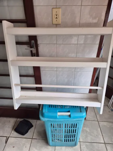 Nicho com ganchos decoração