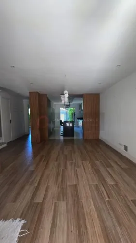 CASA DE ALTO PADRÃO 4 SUÍTES EM ITAIPU(COND. UBA FAZENDINHA) - 182M²