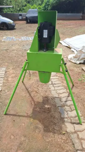 Equipamento de tijolo ecológico