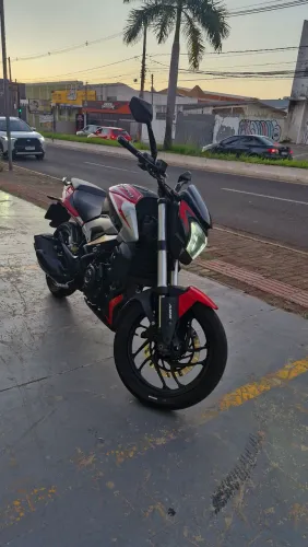 Bajaj Dominar 250 na garantia de fábrica