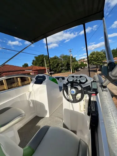 Lancha aventura modelo 160