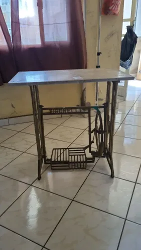 Mesinha ferro antiga maq costura