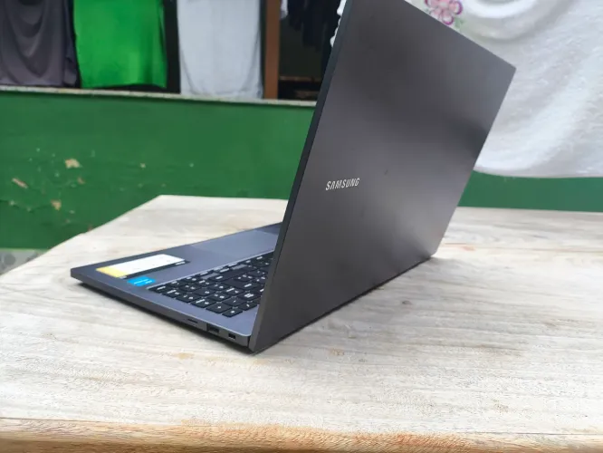 Notebook Samsung Book 15,6" Intel Celeron 6ª Geração