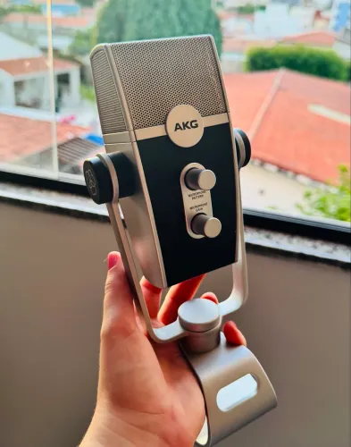 Microfone AKG Lyra Condensador Estéreo cor azul/prata